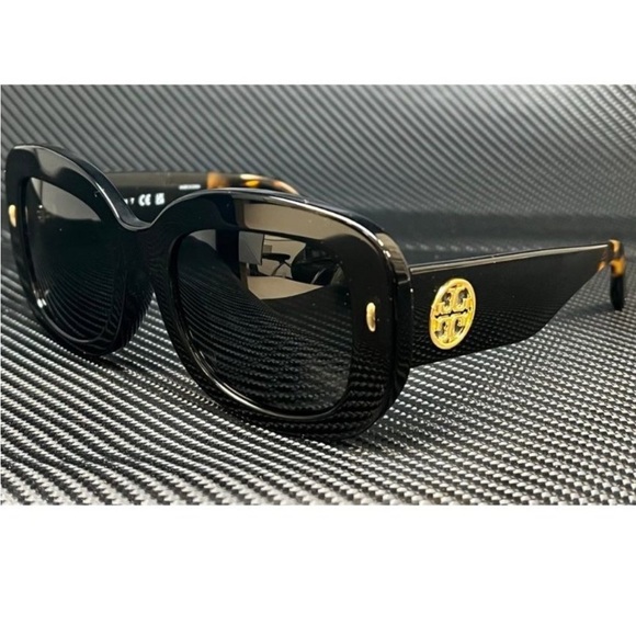 TORY BURCH NEW SUNGLASSES, CASE AND POUCH - Picture 1 of 16